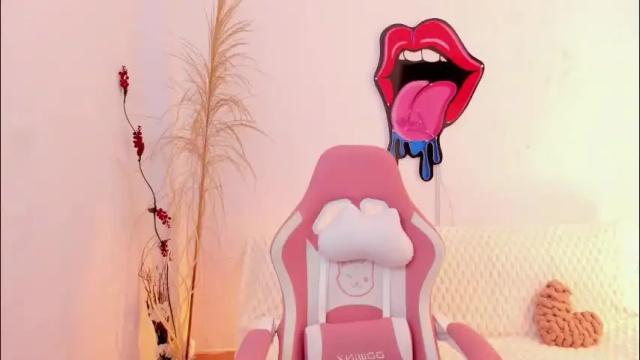 Thumbnail 1, emmamyers_'s Stream at Chaturbate, 2 months ago