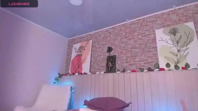 Image 12 of emmaprice__ Stream on Chaturbate on 15 months ago