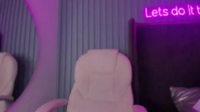 Thumbnail 1, emmaroldan_'s Stream at Chaturbate, 15 months ago