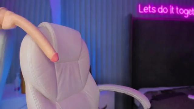 Image 10 of emmaroldan_ Stream on Chaturbate on 14 months ago