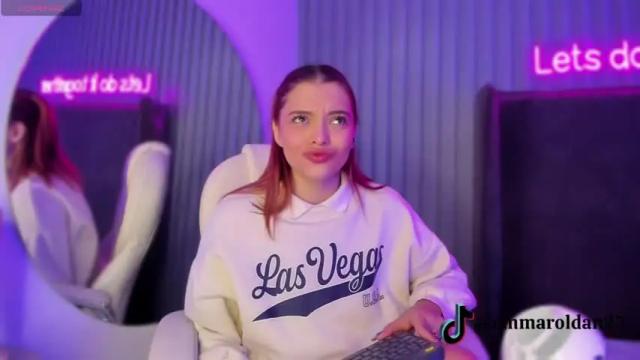 Image 3 of emmaroldan_ Stream on Chaturbate on 14 months ago