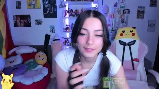 Image 7 of emmarosse11 Stream on Chaturbate on 7 months ago