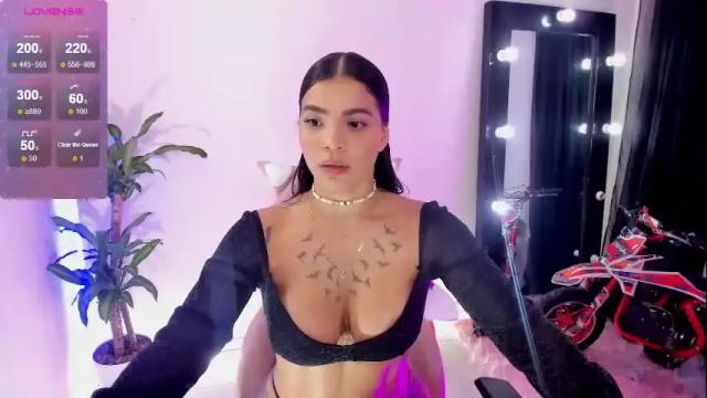 Image 8 of emmarusselx Stream on Chaturbate on 2 months ago