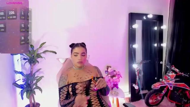 Image 10 of emmarusselx Stream on Chaturbate on 2 months ago