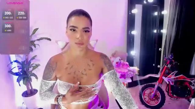 Image 2 of emmarusselx Stream on Chaturbate on 1 month ago