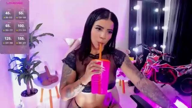 Image 6 of emmarusselx Stream on Chaturbate on 1 month ago