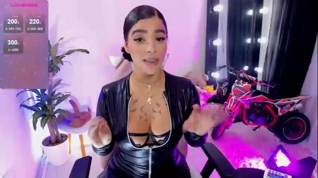 Image 10 of emmarusselx Stream on Chaturbate on 1 month ago