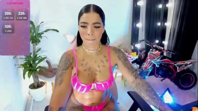 Image 6 of emmarusselx Stream on Chaturbate on 1 month ago