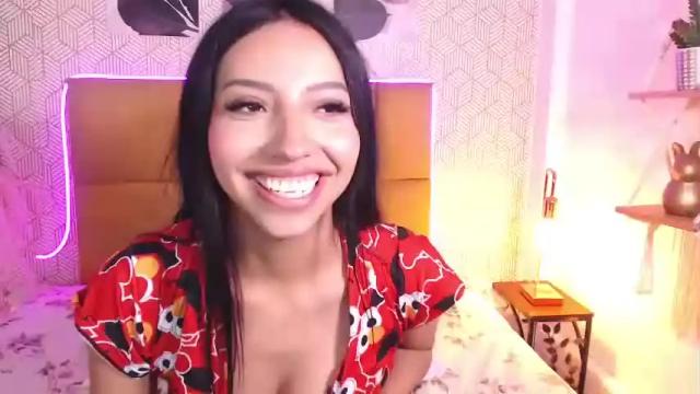 Image 2 of emmascott_1 Stream on Chaturbate on 13 months ago