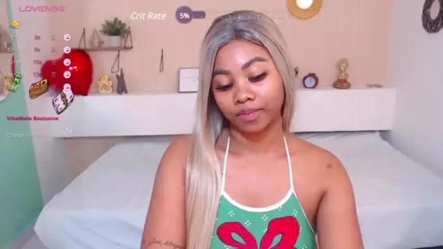 Image 2 of emmaterry2 Stream on Chaturbate on 15 months ago