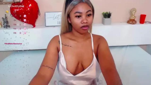 Image 4 of emmaterry2 Stream on Chaturbate on 15 months ago