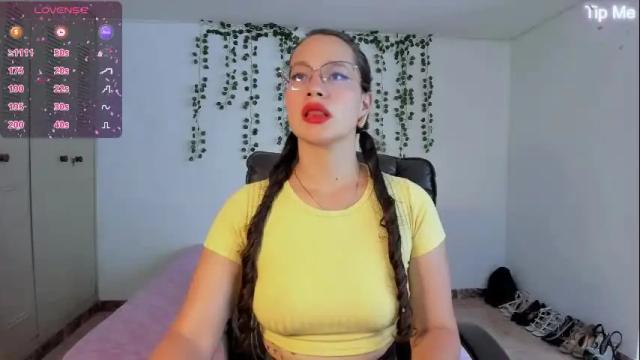 Image 4 of emmatorres9 Stream on Chaturbate on 2 months ago