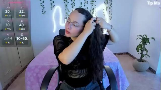 Image 3 of emmatorres9 Stream on Chaturbate on 1 month ago