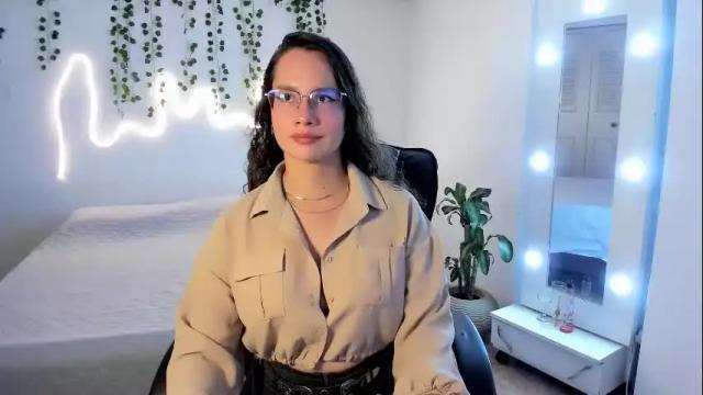Image 8 of emmatorres9 Stream on Chaturbate on 29 days ago