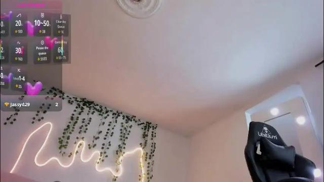 Image 12 of emmatorres9 Stream on Chaturbate on 1 month ago