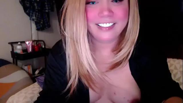 Image 3 of emmawatsoons Stream on Chaturbate on 2 months ago