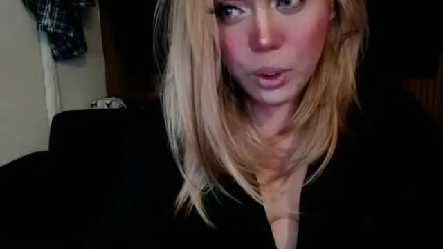Image 12 of emmawatsoons Stream on Chaturbate on 1 month ago