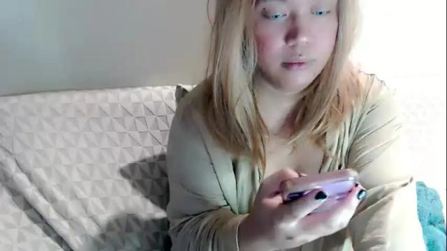 Image 12 of emmawatsoons Stream on Chaturbate on 1 month ago