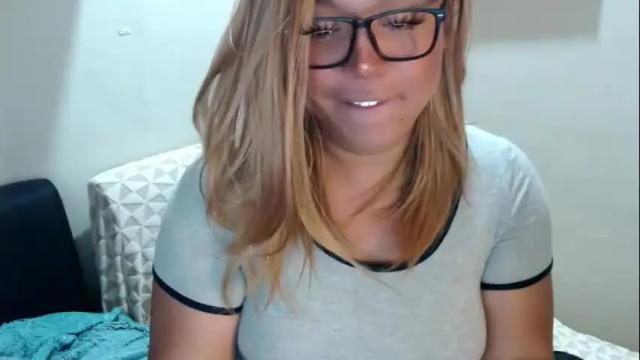Image 10 of emmawatsoons Stream on Chaturbate on 16 days ago