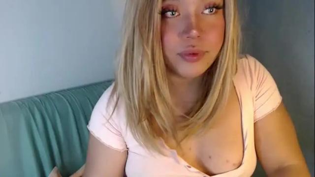 Image 11 of emmawatsoons Stream on Chaturbate on 11 days ago