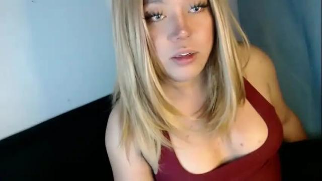 Image 3 of emmawatsoons Stream on Chaturbate on 7 days ago