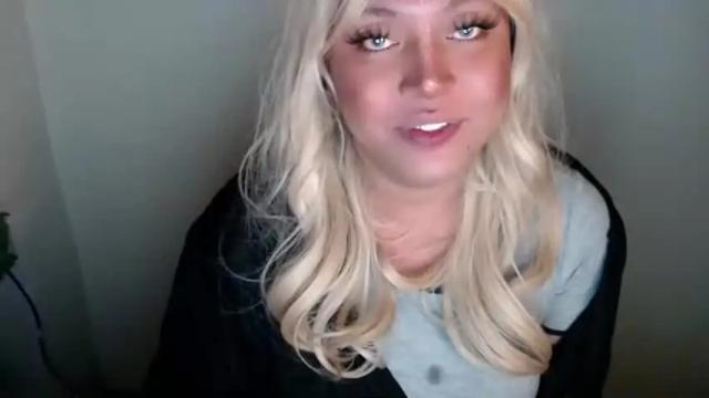 Image 8 of emmawatsoons Stream on Chaturbate on 2 months ago