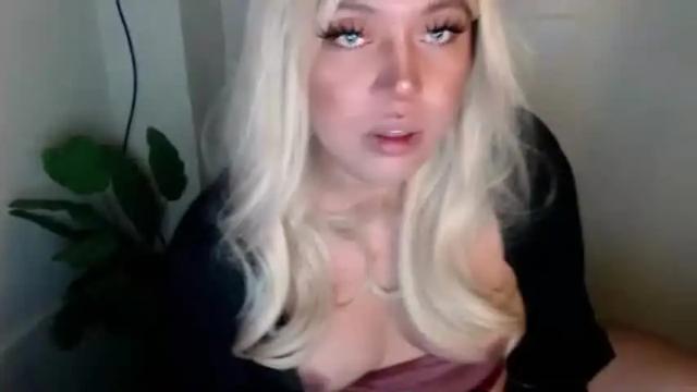 Image 7 of emmawatsoons Stream on Chaturbate on 2 months ago