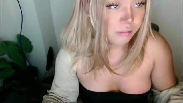 Image 11 of emmawatsoons Stream on Chaturbate on 1 month ago