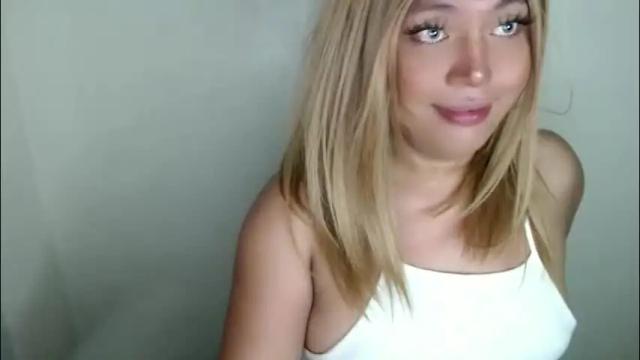 Image 4 of emmawatsoons Stream on Chaturbate on 1 month ago
