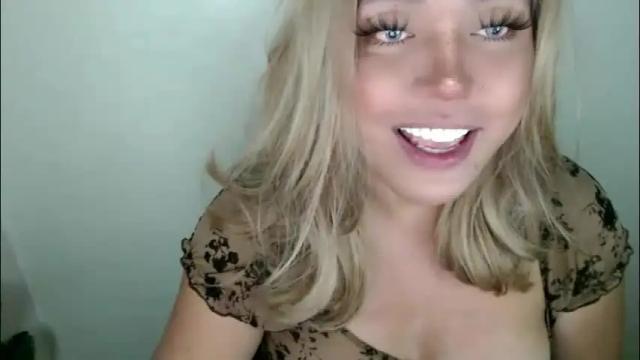 Image 8 of emmawatsoons Stream on Chaturbate on 1 month ago