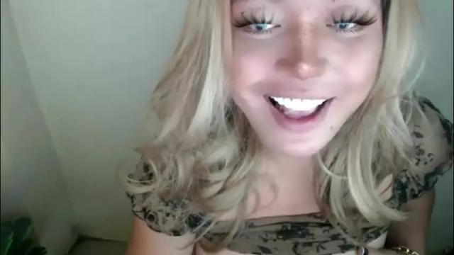 Image 6 of emmawatsoons Stream on Chaturbate on 1 month ago