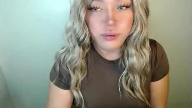 Image 6 of emmawatsoons Stream on Chaturbate on 27 days ago