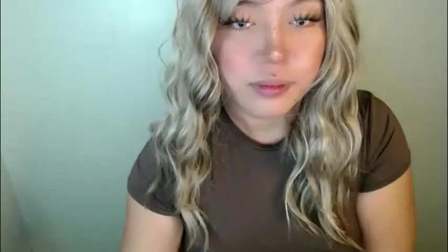 Image 8 of emmawatsoons Stream on Chaturbate on 27 days ago