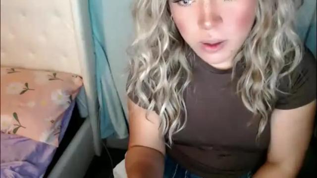 Image 12 of emmawatsoons Stream on Chaturbate on 2 months ago