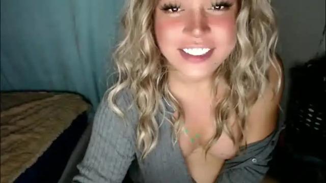 Image 10 of emmawatsoons Stream on Chaturbate on 1 month ago