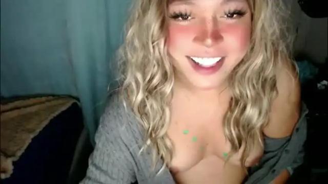 Image 7 of emmawatsoons Stream on Chaturbate on 1 month ago