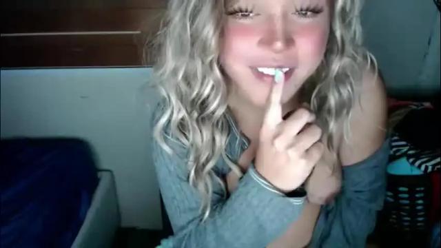 Image 8 of emmawatsoons Stream on Chaturbate on 1 month ago