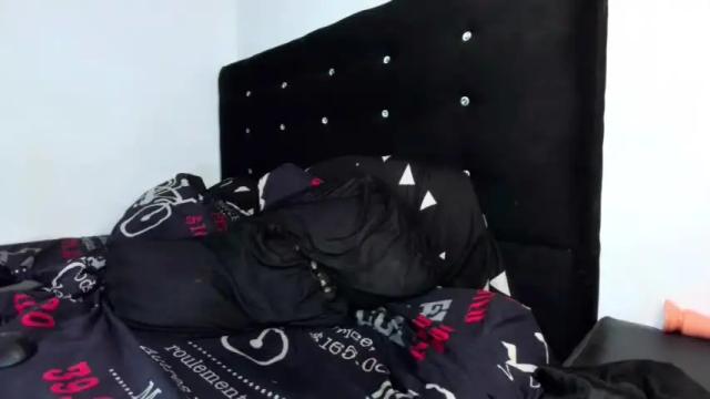 Image 6 of emmi9990 Stream on Chaturbate on 14 months ago