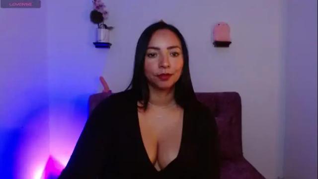 Image 3 of emmi_cam Stream on Chaturbate on 1 month ago