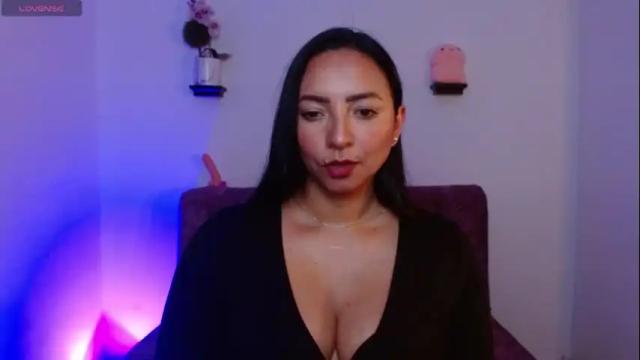Thumbnail 2, emmi_cam's Stream at Chaturbate, 1 month ago