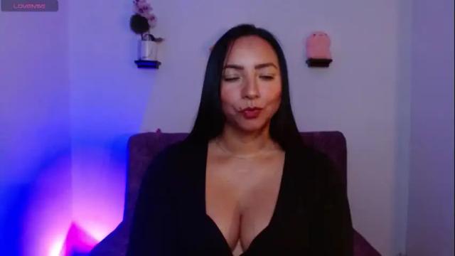 Thumbnail 3, emmi_cam's Stream at Chaturbate, 1 month ago