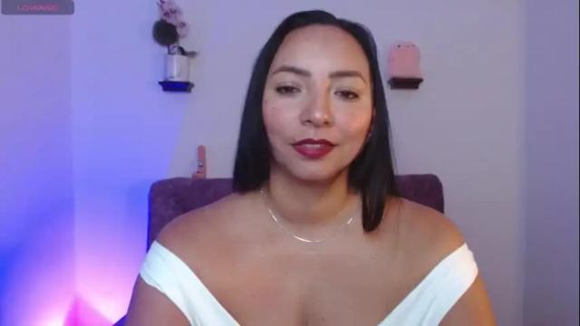 Image 2 of emmi_cam Stream on Chaturbate on 1 month ago
