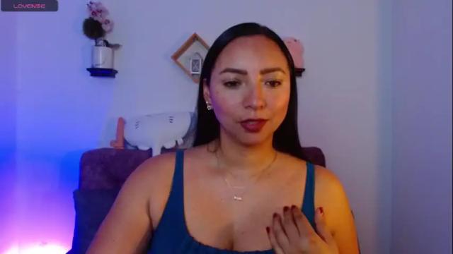 Image 2 of emmi_cam Stream on Chaturbate on 1 month ago