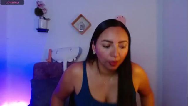Image 4 of emmi_cam Stream on Chaturbate on 1 month ago