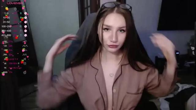 Image 8 of emmiclo Stream on Chaturbate on 1 month ago