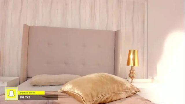 Image 7 of emmiily_z Stream on Chaturbate on 13 days ago