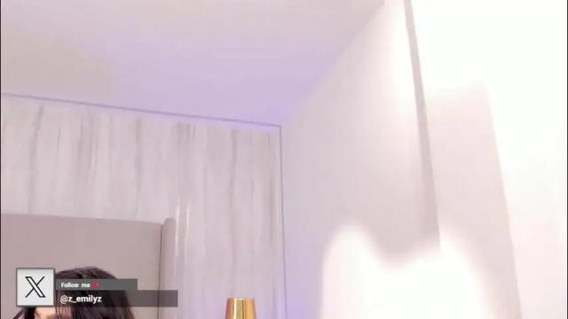 Image 10 of emmiily_z Stream on Chaturbate on 12 days ago