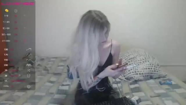 Image 2 of emmily000 Stream on Chaturbate on 16 months ago