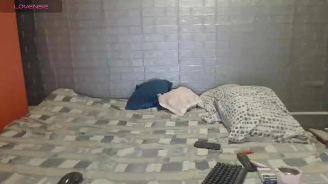 Image 2 of emmily000 Stream on Chaturbate on 15 months ago