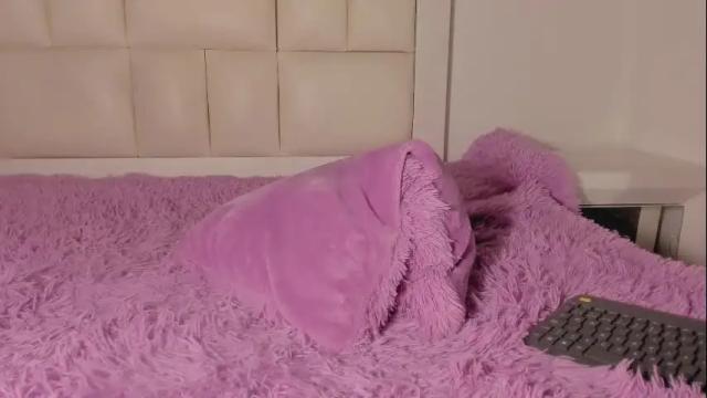 Image 6 of emmily_evans_ Stream on Chaturbate on 1 month ago